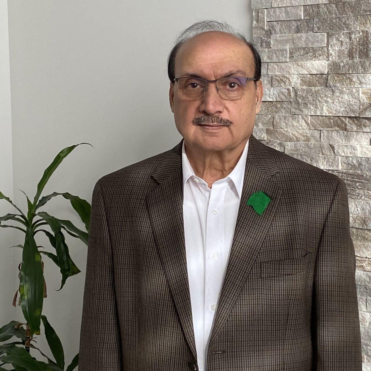 Let us all participate in the Green Square Campaign by wearing a patch of green fabric in memory of the victims of January 29, 2017 shooting in a Quebec City mosque. @GreenSquareCampaign @AntiRacistBC #IRememberJanuary29 greensquarecampaign.ca