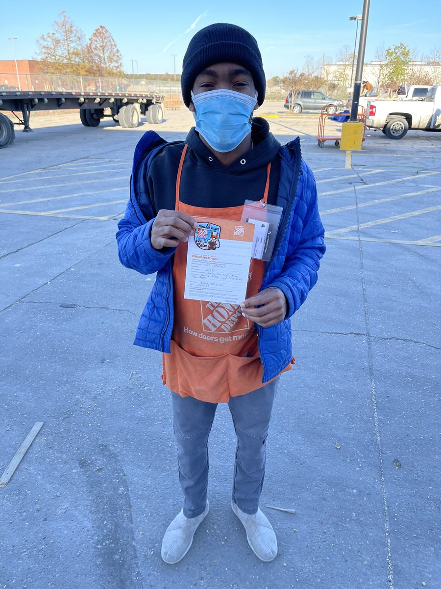 Congratulations Louis on being recognized by your Dept Sup, Ronnie Stevenson, for doing an excellent job in helping to recover your Dept!! Keep up the great work Sir!! <a href="/JamesBarger7/">Barger</a> <a href="/TonjesBetty/">Betty Tonjes</a> <a href="/ChrisDurand_HD/">Chris Durand</a>