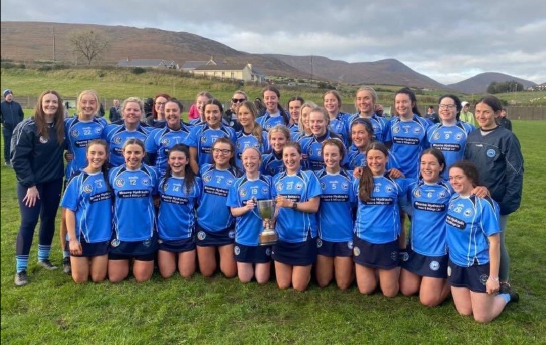 shgsnewry's tweet photo. We wish Ciara and all the current and former camogs of SHGS the best of luck tomorrow in the Ulster Junior Semi-final. #shgscamogie 💚💛 #rolemodels #dedication https://t.co/ih98YhSJTz