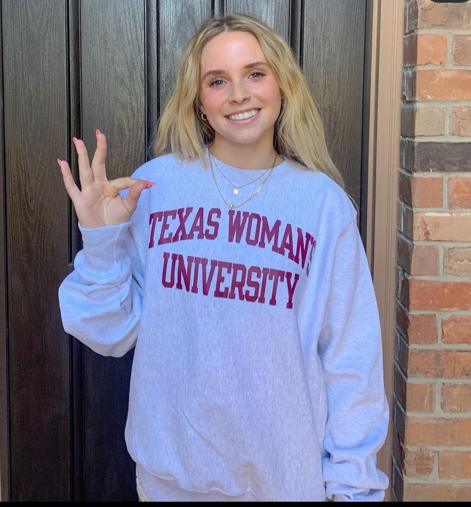 04Dksc's tweet photo. Congrats to @miathaxton on her verbal committment to @twupioneers.
Yay Mia!!

@DKSC_official @Gosset41
@TopDrawerSoccer @EHS_LadyEagles @LethalSoccer @prepsoccsheldon https://t.co/qJ0ImBvdKK