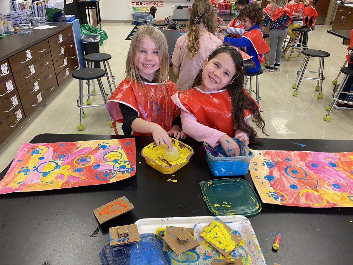 artfrommarrs's tweet photo. Last week in the #artroom  💜 #cougarstrong #coxcougars #nisdfinearts #nisdartrocks #elementaryart #kindergarten #firstgrade #secondgrade #artfrommarrs #whyartmatters https://t.co/ns1RlvGEO1