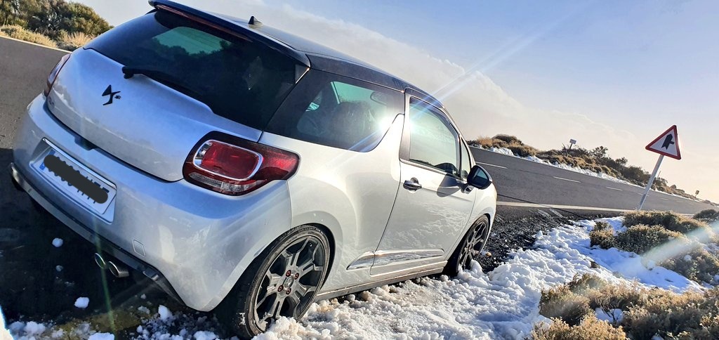 _Dami_bello's tweet photo. Día de paseo en el Teide🗻🇮🇨
#CitroenDS3 🚘 https://t.co/fvtGEwyQeT