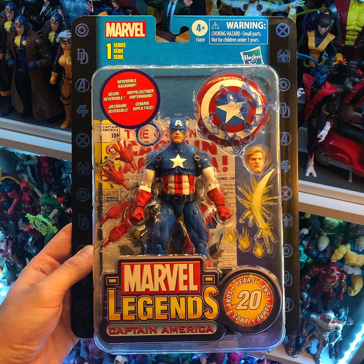 DanWhoReviews's tweet image. Marvel Legends 20th Anniversary Captain America has landed! 🇺🇸🇺🇸🇺🇸 Review will be up late this evening! But spoiler alert it’s great! 👌🏻 

#Marvel #MarvelLegends #disney #captanamerica #HasbroToyPic #HasbroPulse #avengers