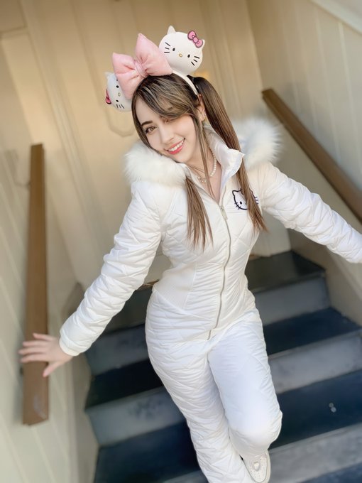 Cold disney days 🐱 https://t.co/zsjHqbxI90
