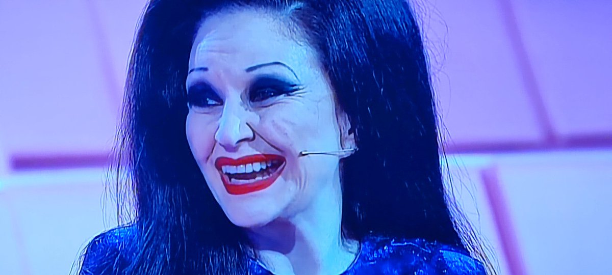 ShenziBanzaiEd's tweet photo. Morticia Addams en el Benidorm Fest👀
#BenidormFest https://t.co/9F0QzBT9ZU