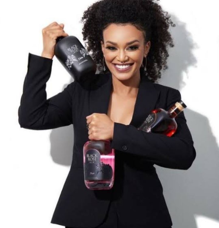 Thanks <a href="/PearlThusi/">Pearl Thusi</a> for today #NationalLunchDate