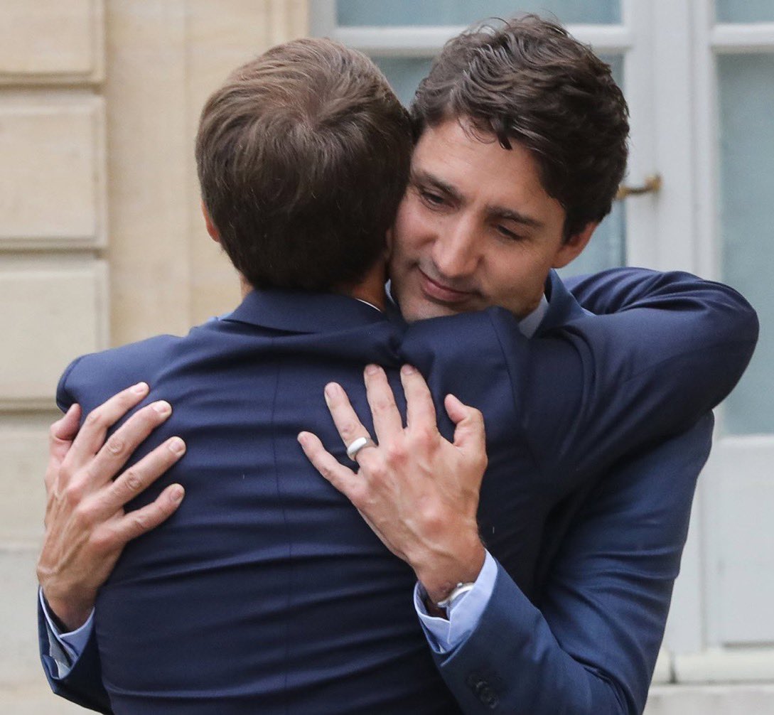 Ovalie58's tweet photo. #Trudeau #Macron c’est #JeanMichelTrogneux qui va être jaloux https://t.co/ISEaWIPj0s
