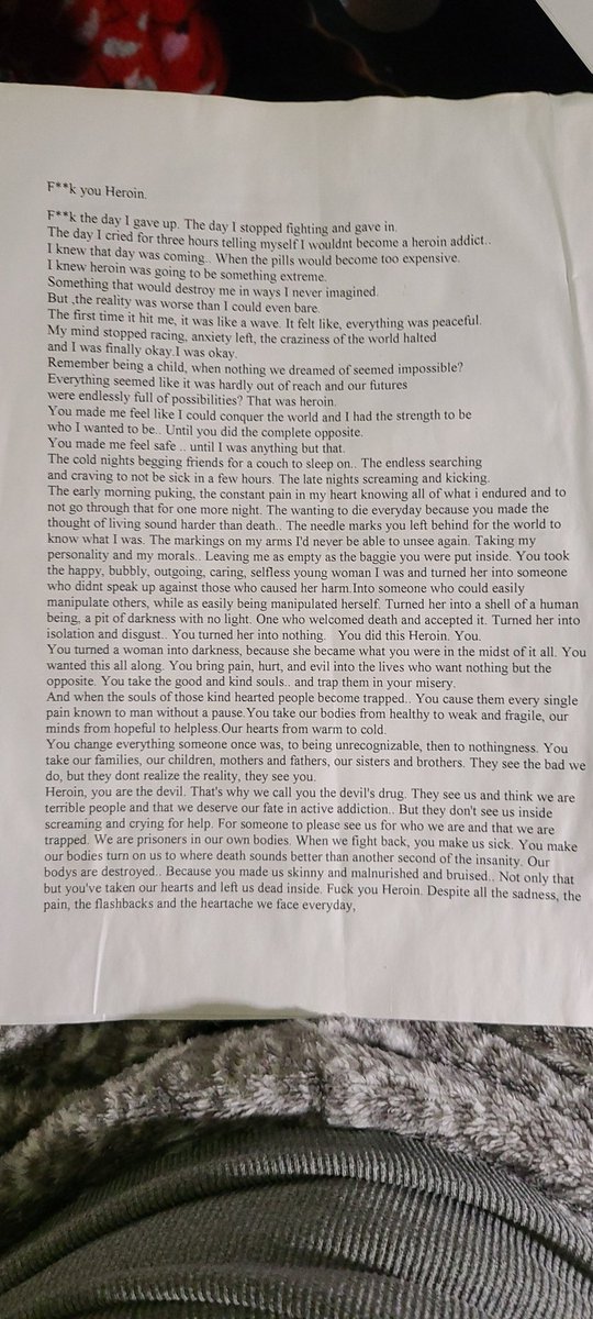 Halseys_Honey's tweet photo. In honor of my 3 years off herion/fentynal I'm posting a piece I wrote to keep my mind of the withdrawal I never expected it to turn out this good but here it is I hope u take a sec to read it & hope u like it!! #RecoveryPosse #fuckheroin #3yearsclean #wedorecover https://t.co/6Z7T1AjTb7