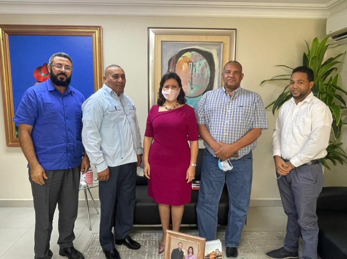 umids123's tweet photo. Se siguen sumando a este gran proyecto de Nación, dónde todos nos sentimos protegidos y seguros.
El compañero #Chalay Presidente del #PLD Licey y el equipo.
#JuntoPorElPais
#Acompáñanos
#ElPLDGanaConMargarita #Margarita2024*🌼💜 https://t.co/UVgcNneTZJ