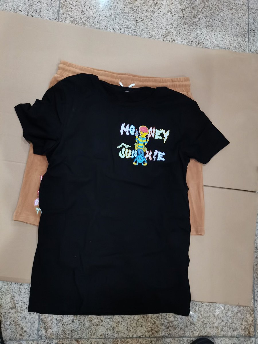 1BabyCali's tweet photo. @Nftverse0 Free Outfits and exclusive limited edition appeal being apart of @LuxuryBrainBoyz community limited edition Money Junkie x @LuxuryBrainBoyz  collection https://t.co/T8FTq4hM9X