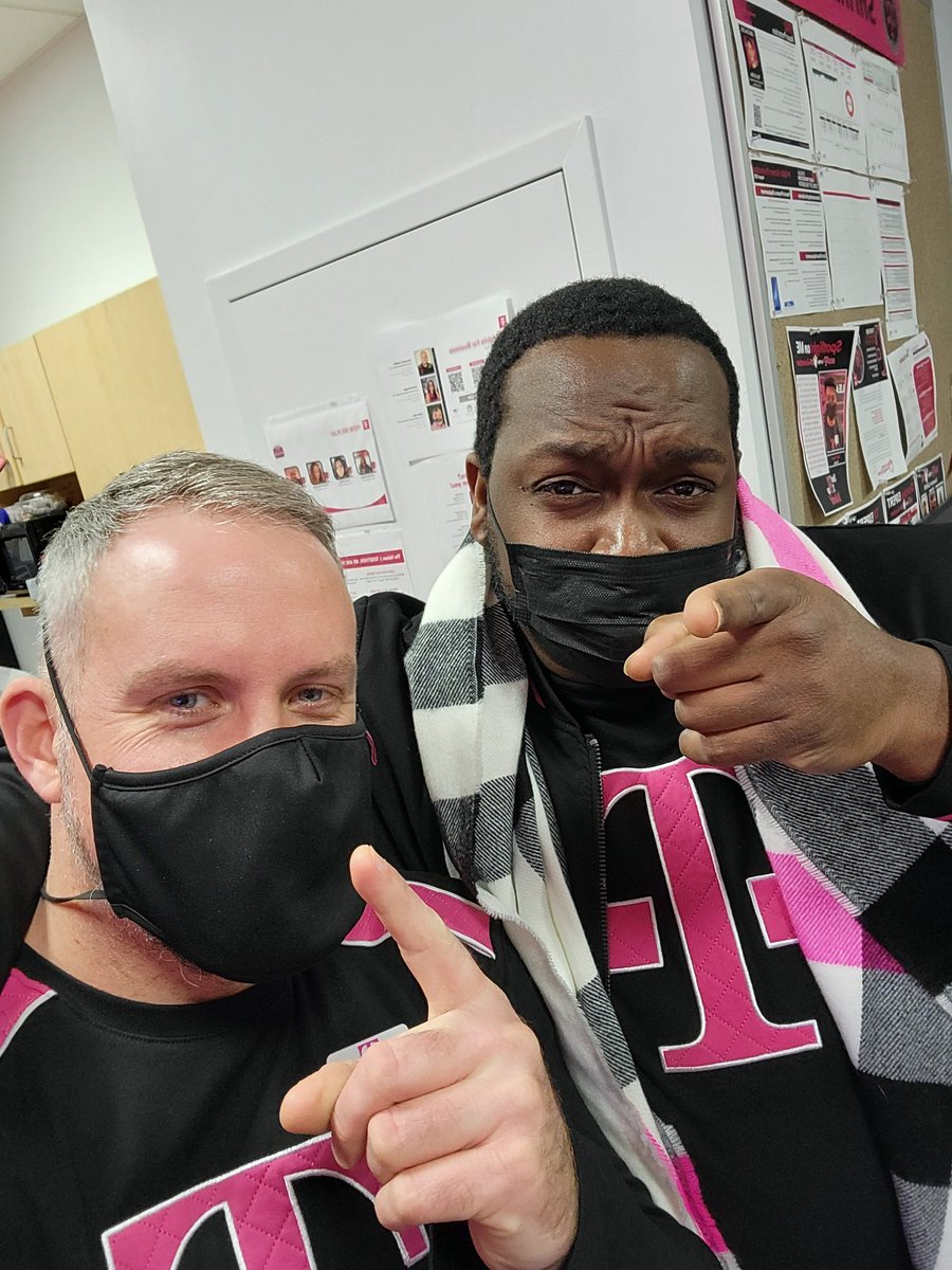 jbradley523's tweet photo. @MagentaRobb Thank you for all the passion you have for our Customers, our Team and T-Mobile! You will be missed! River City loves you!  @LavornT and Team Normandy are blessed to have you sir! #LetsGo #Goat @MaTrenta619 @carlossolis #WestsideIsTheBestside @LacieGilson https://t.co/po9fdW1QBG