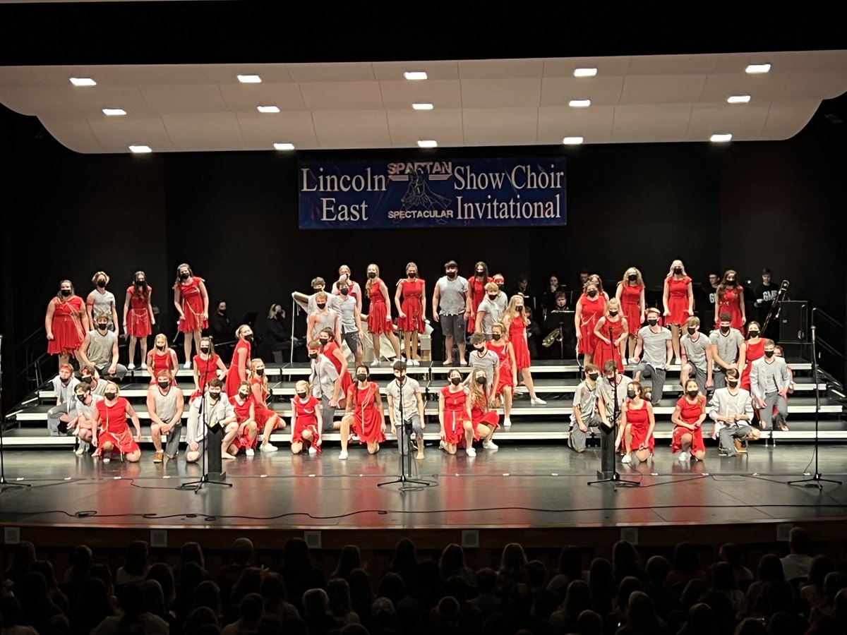 🆘 SOS Norris Gold just set the stage on fire!! luckily… we’ll survive! Werk it Gold!