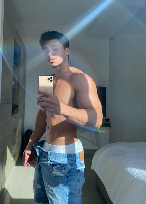 happy Sunday 👦🏻 https://t.co/OohhAogG7D https://t.co/uurdXVHUm1<a href="/tag/tjbiggz"class="tags"><span>#tjbiggz</span></a>