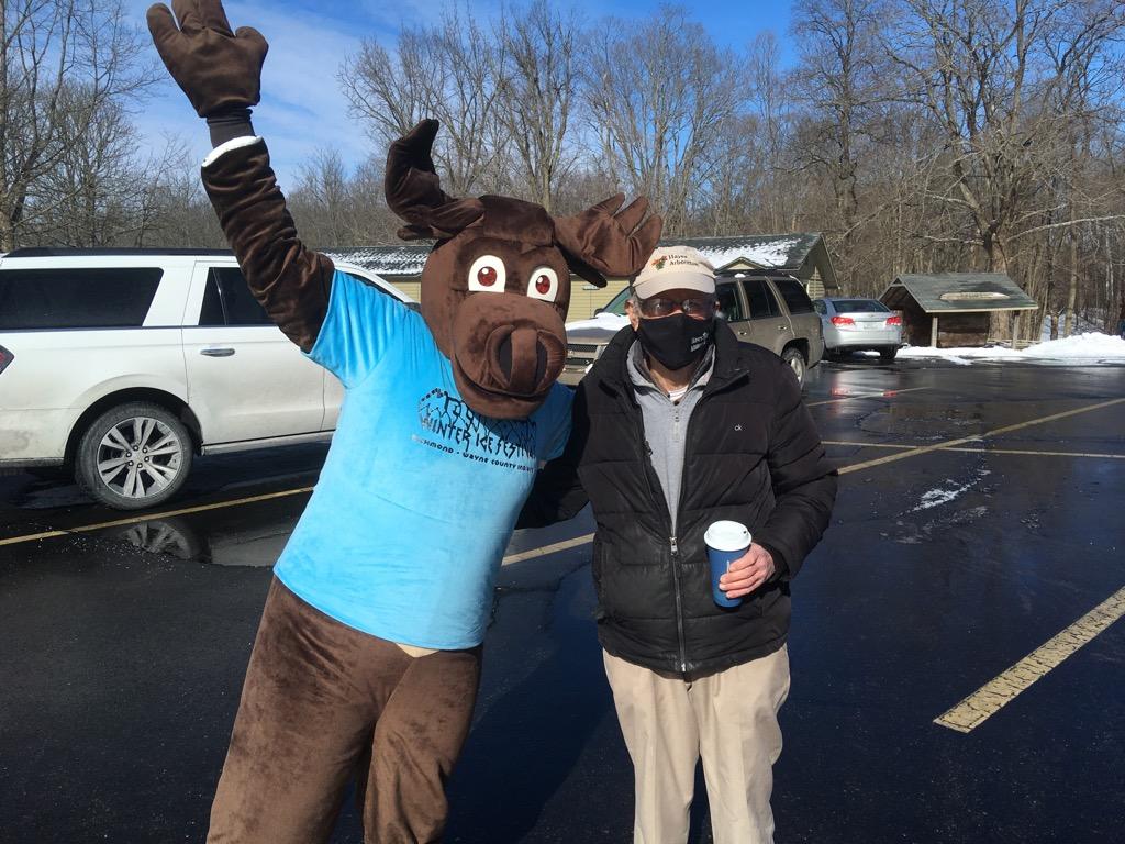 Thank you to everyone that visited the Nature Center today, including Melty the Moose!

Thanks again to Radford's Meat Market and Deli and Starbucks for supplying hot chocolate, coffee, and reusable cups!
#RichmondMeltdown