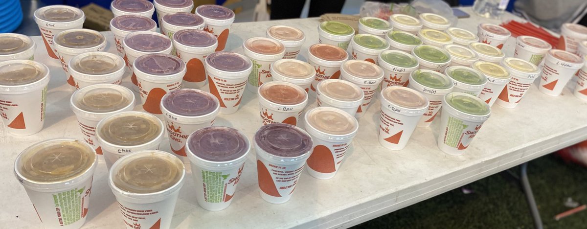Elite3Recruits's tweet photo. Thank you to our sponsor @SmoothieKing for keeping our Nashville All Americans fueled, safe, and smiling. #SmoothieKing #NashvilleAABowl #AllAmerican https://t.co/lhzQJ9reBJ