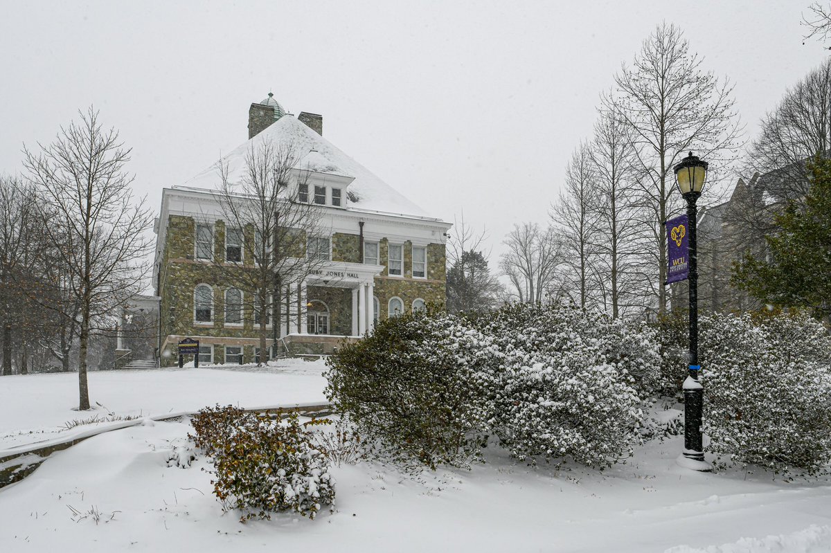 Fact: Our campus is beautiful in the ❄️
#snowday #campus #westchesteruniversity