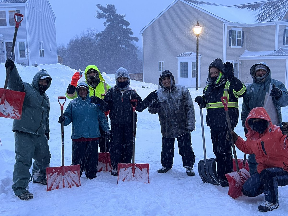 raja_commonman's tweet photo. @7News @jreineron7 Happy Snow crew after having hot coffee ☕️at Hopkinton Legacy farm north phase 3                 
#Blizzard #snow #hopkinton https://t.co/DdxE1oRwA5