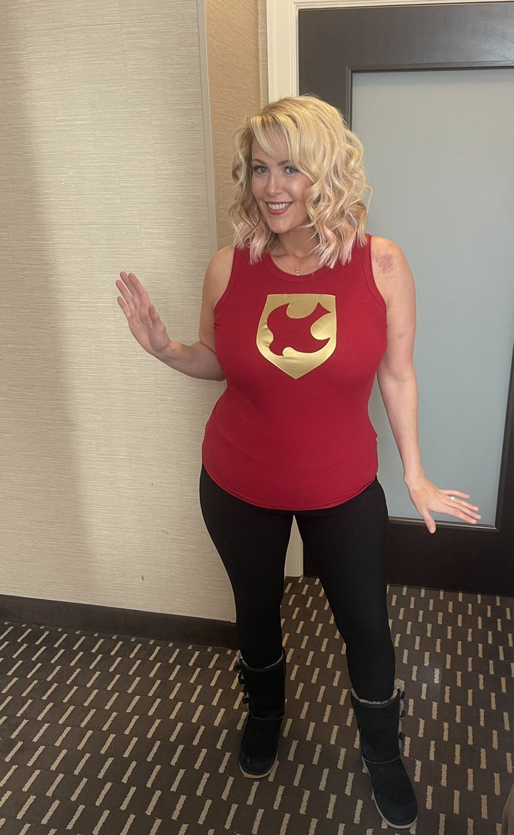 Avera Cosplay tweet media
