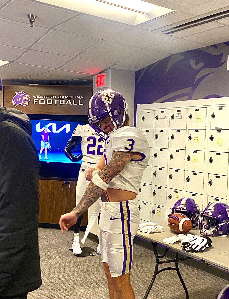 cvankleeck22's tweet photo. Ready for the future, time to be great! So excited to be a Catamount , thank you for the hospitality 💜 @CoachSmall28 @CoachBurgerWCU @CatamountsFB https://t.co/XfdxAgLhKl