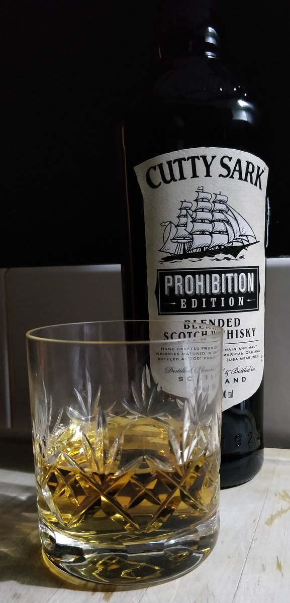 garryhunter's tweet image. Tonights much-needed and slightly windswept #properdram is the #CuttySark Prohibition: a stunning blend that proves whisky doesn&apos;t need to be single to be interesting 🥃#slàinte #lifeisgood