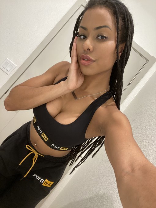 2 pic. my boobs look good in this @pornhub sports bra 🥰 coming soon to https://t.co/CfMqFpykZt https://t<a class="tags" href="/tag/pornhub">@pornhub</a><a href="/tag/mvsales"class="tags"><span>#mvsales</span></a>