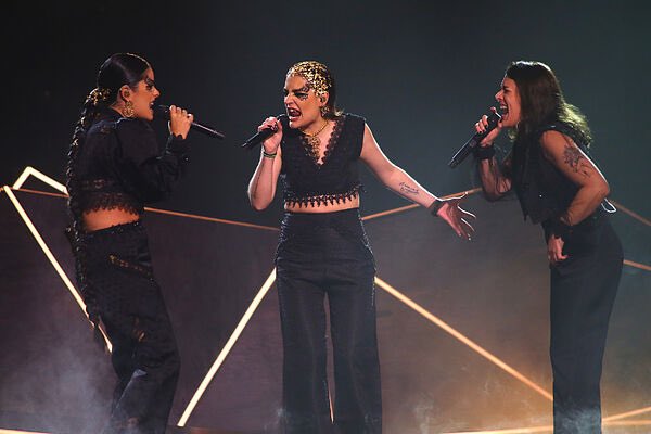 GrupoDitram's tweet photo. Nós témolo claro, a #Eurovision2022 só poden ir tres 🌟🌟🌟 da “Terra”

VOTA #Tanxugueiras 

📸 @elbarroquista 

#TanxugueirasAEurovision #Tanxufesta #ElFestivalQueQuieres  #BenidormFest https://t.co/52nbw08knn