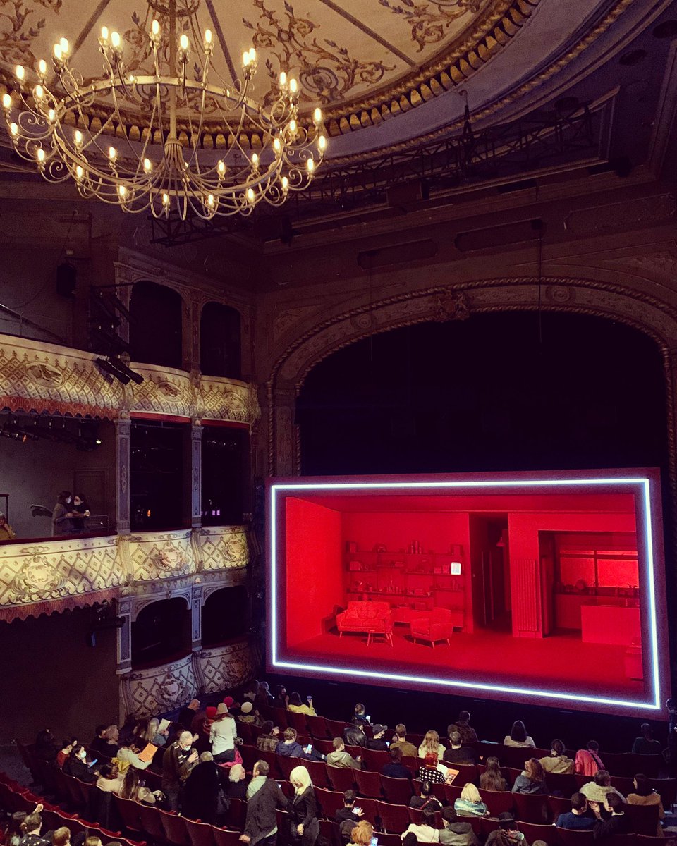 Great production of Caryl Churchill’s A Number <a href="/oldvictheatre/">The Old Vic</a> with <a href="/PaapaEssiedu/">Paapa Essiedu | Severus Snape</a> and @LJamesDaily with this stunning set by Ed Devlin #OVnumber #PwCpreviews