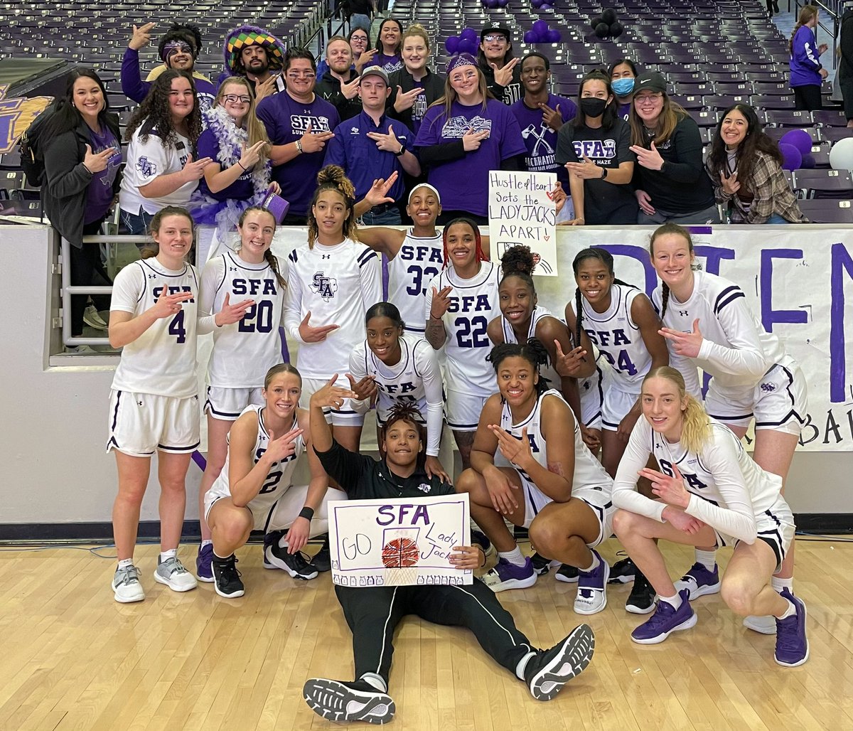 sfaaxeperience's tweet photo. Another Ladyjack win!!! Congratulations @sfa_wbb, we love you!! #sfaaxeperience #wearetheaxe https://t.co/XL9Ken35LA