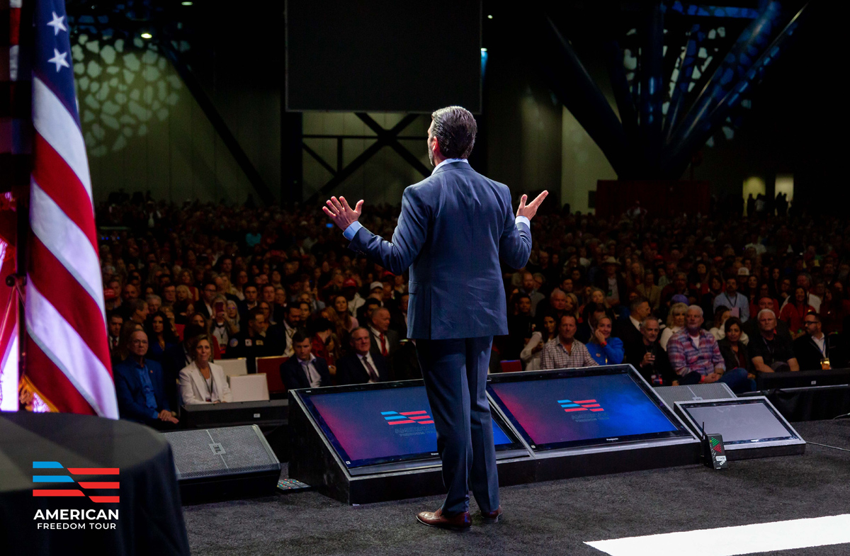 AmericaFreedomT's tweet photo. At the #AmericanFreedomTour in Houston, @DonaldJTrumpJr challenged us with this: “Their response to the supply chain crisis? Lower your expectations. We’re Americans. We don’t lower our expectations for anyone.”

📷  © 2022 Jonathan D. Williams - https://t.co/Wg2BiSY2u7 https://t.co/7nKa6doHT9