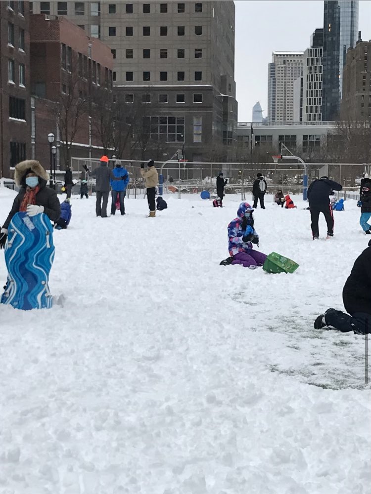 bpca_ny's tweet photo. SNOW DAY, SNOW PLAY: Folks had a blast today in #BatteryParkCity parks. We’ll see you out there again tomorrow! https://t.co/DwfDe37xpQ #BPC #BPCCommunity #BPCKids @DowntownNYC @CommunityBoard1 @GPTA_BPC @BPCNA_official @FiDiKids @FiDiFamilies https://t.co/JZSwvA1Ric