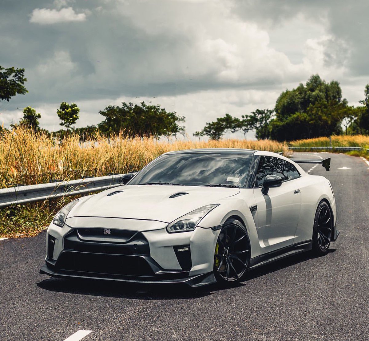 Nissan GT-R