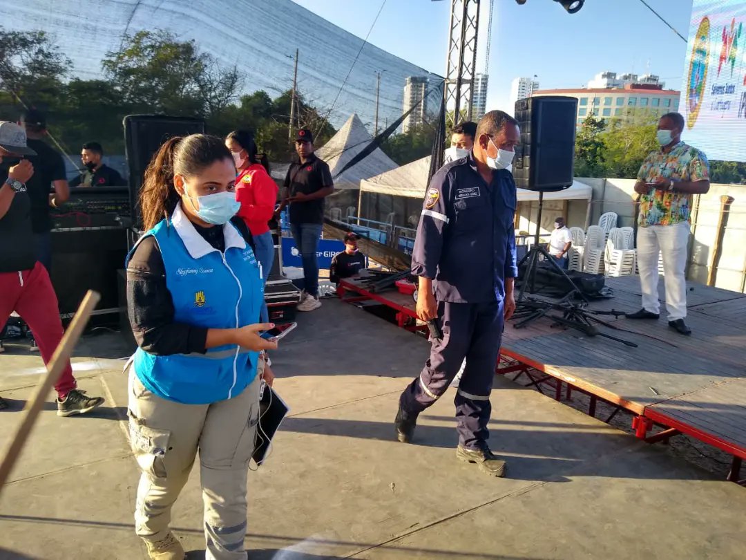 OAGRDCartagena's tweet photo. 👷Instalamos un Puesto de Mando Unificado junto a @secinfractg #Bomberos @DadisCartagena y #CRUED en el XXXVIII Festival del Frito que de realiza en Chambacú.
☑️ Verificamos las instalaciones del evento para prevenir riesgos. https://t.co/VO0pTA76CS