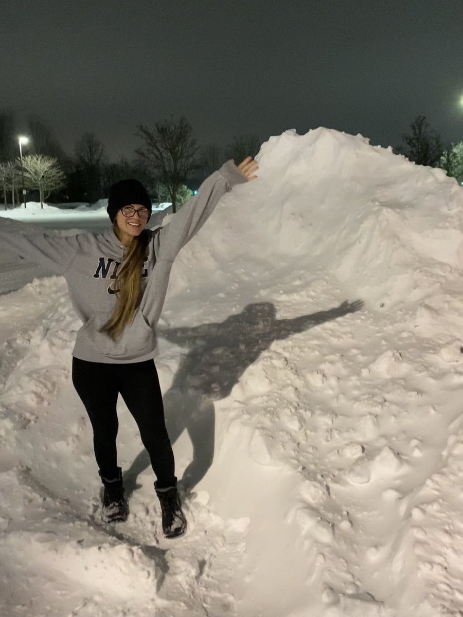 Meanwhile in NY!! #blizzard2022 ❄️