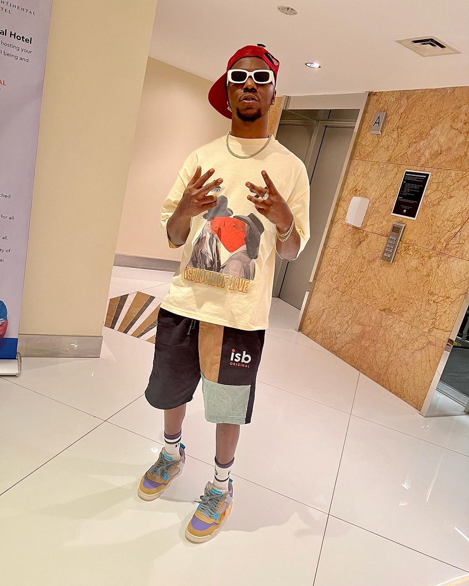 isokoboy12fans's tweet photo. Speed Darlington Akpi pose π― Jeffery x Jessica ISB Look of Love Tee collection up next ππ¦
π Everything Original π―
#isokoboy12fans #boy12 #isoko https://t.co/5dubFM5R7k