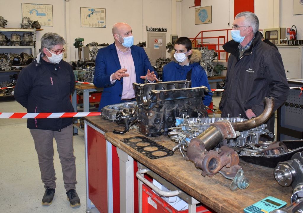 La MFR "La Rousselière" a ouvert ses portes le samedi 29 janvier. Plus de 150 personnes ont pu visiter le site sur RDV individuel et chaque jeune a pu être accompagné par un formateur pour le guider dans son orientation.