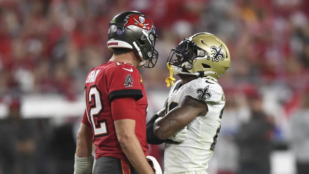storer_m's tweet photo. The moment Tom Brady knew it was time to retire @CGJXXIII #TomBrady #WhoDat⚜️ https://t.co/Ry5zg5dg7g