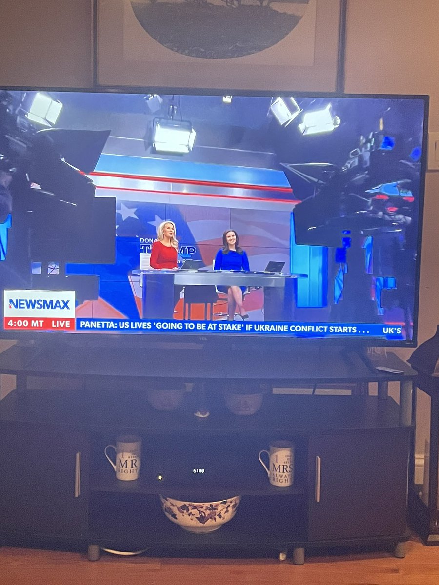 chrisknowlestv's tweet photo. Time for the #TrumpRally on @newsmax. This one’s in Texas, home of the #stinchfieldarmy headquarters. @stinchfield1776 https://t.co/YYOaCTD42H https://t.co/ATinGrP0xy