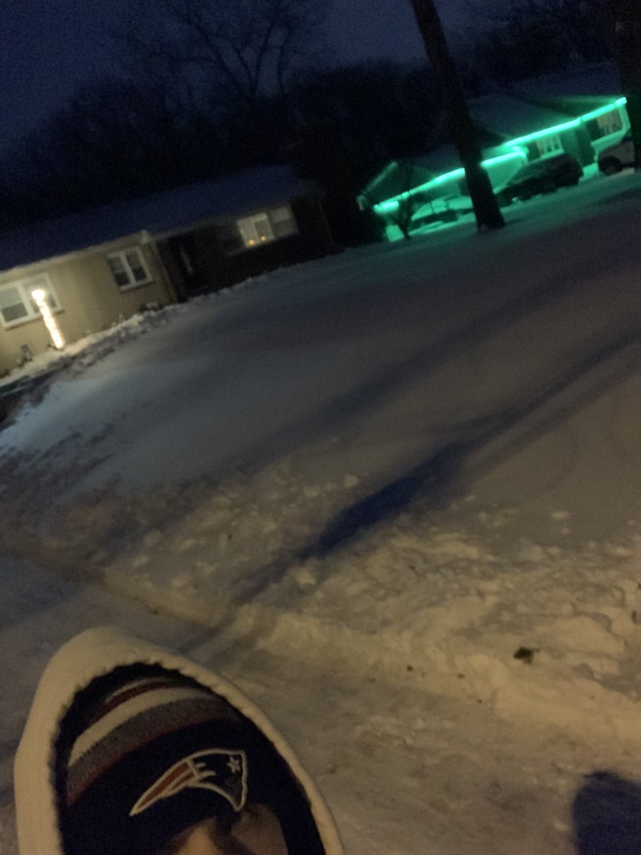 Ending off the day with a 3rd one 5️⃣💛🤎<a href="/CoachLucas74/">Coach Garrett Lucas</a> #BearsSnowService