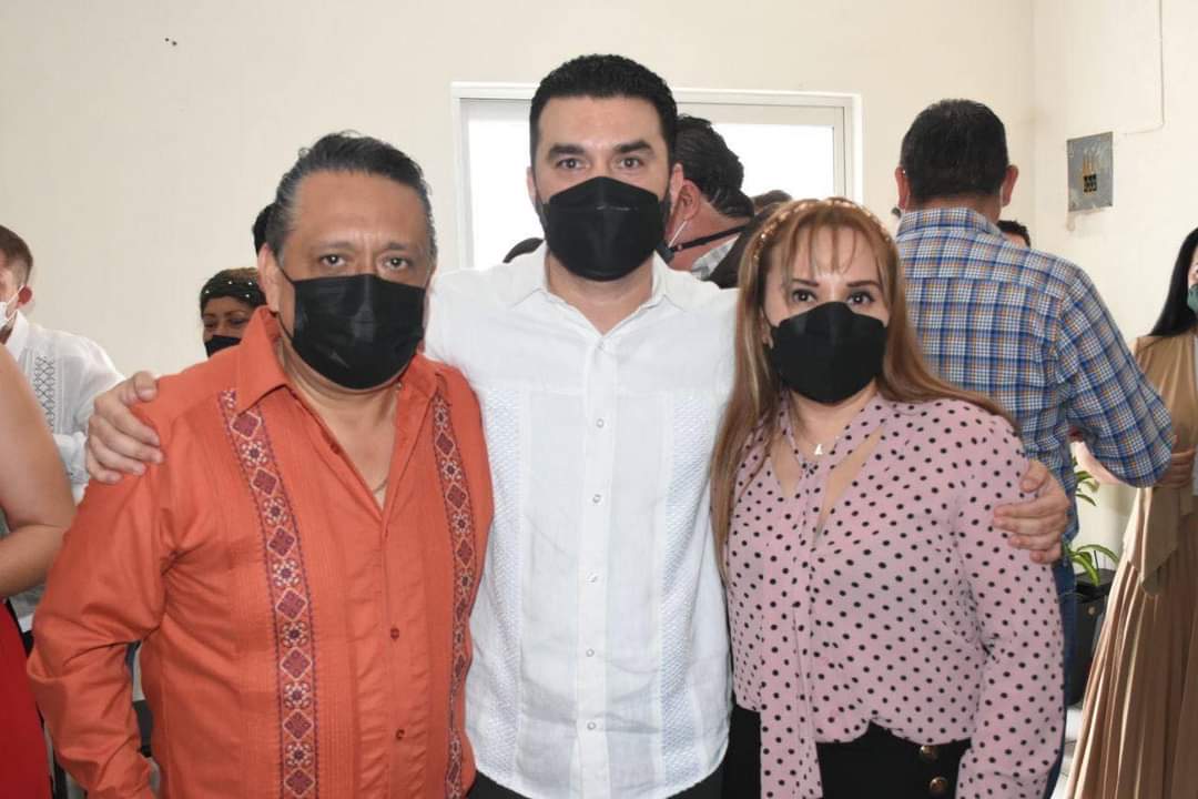 memorosalescruz's tweet photo. Muchas felicidades al Diputado @JPMontesdeOcaA por su apertura de su casa de Gestoria aquí en #Villaflores le deseamos el mayor de los éxitos y que siga trabajando en beneficio de su distrito X https://t.co/OdT6BnbOQX