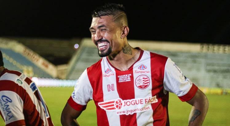 panmfalcao's tweet photo. Se Mikael foi diagnosticado como pai do Náutico, imagina Kieza que ganhou título em cima do Sport(?)  🔥 no 🎡 https://t.co/cqRSEmHHC6