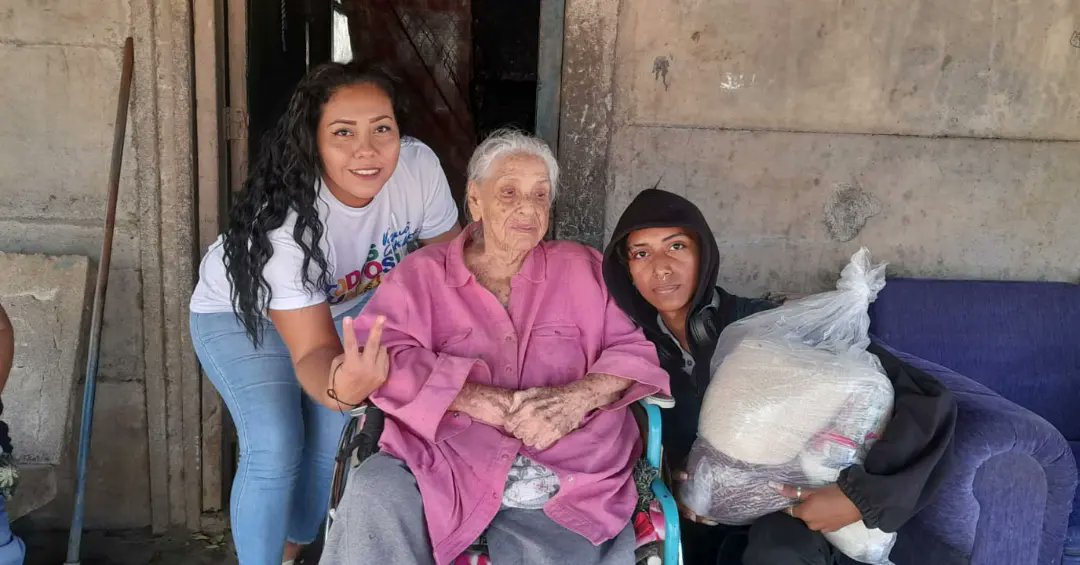 #Mateare // entrega de paquetes alimenticios en nuestro municipio, como restitución de derechos de los Nicaragüenses 🇳🇮🇳🇮 de parte de nuestro buen gobierno sandinista ❤️🖤❤️🖤
#GobiernosLocalesNi 
#SomosPuebloPresidente