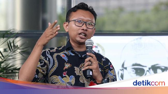 andreasharsono's tweet photo. Yayasan Lembaga Bantuan Hukum Indonesia mengecam penutupan masjid Ahmadiyah Sintang. Gubernur Kalimantan Barat Sutarmidji kasih tempat buat intoleransi. Ini bertentangan dengan konstitusi  https://t.co/N8BRbWpRN6 https://t.co/ZKHcZIIcD8