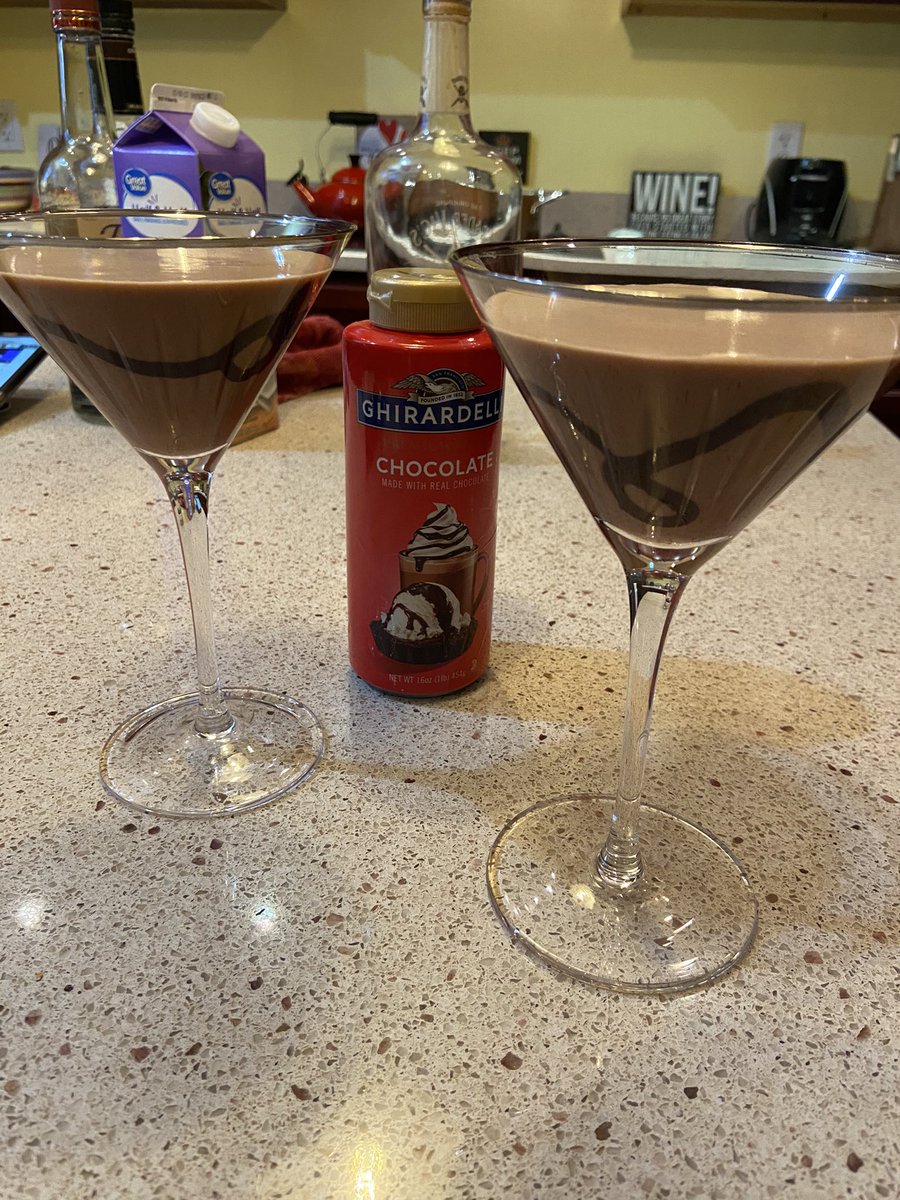 Deliciousness in a glass. I’m a big fan of the bartender. ❤️
#chocolatemartini