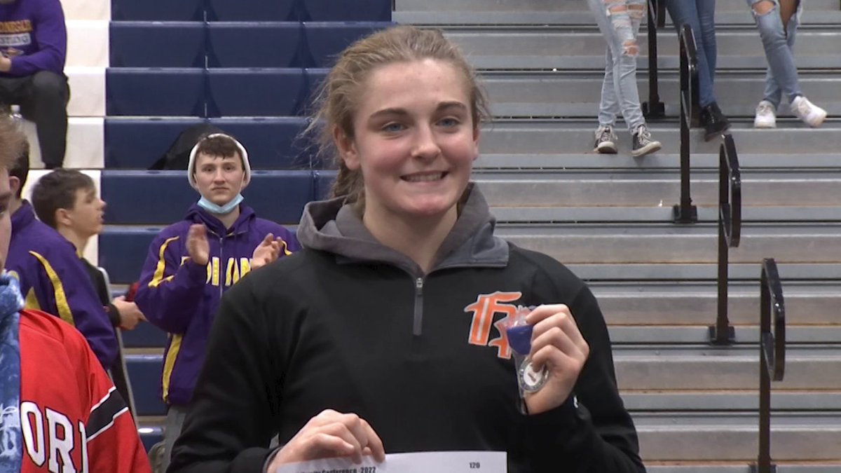 ScottLeberWTVO's tweet photo. Freeport sophomore Cadence Diduch made history today. She is the first female wrester ever to win a NIC-10 individual wrestling championship! (120lbs). @PretzSports @PretzWrestling @pretzelspirit @AnthonyDedmond #IHSAWrestling https://t.co/4efkenQIUy