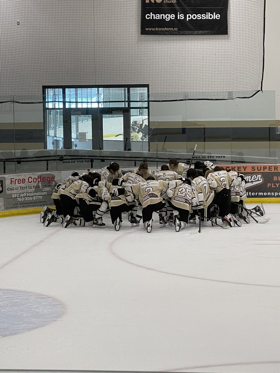Our thoughts and prayers are with the Seward family tonight. 

If you are the praying type, please keep the family in yours and send them your love. We love you Logan &amp; Landan. 💛🖤