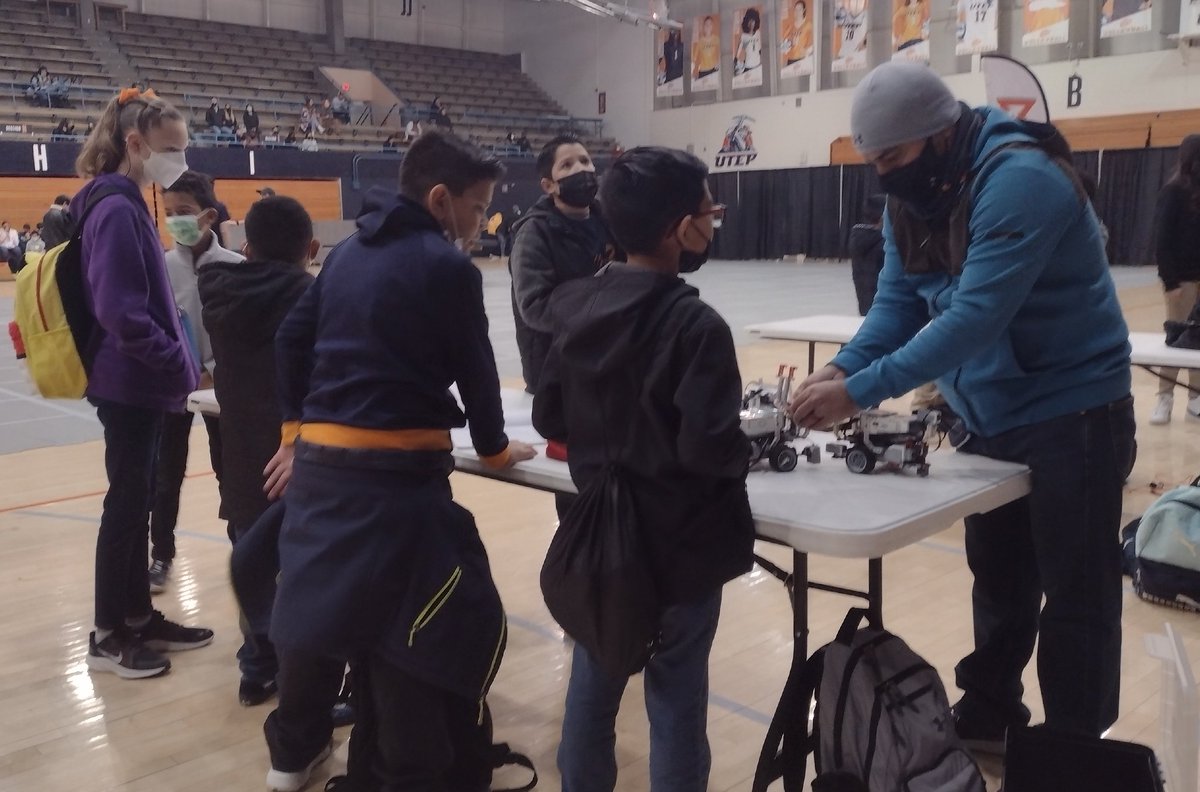 shinancyo's tweet photo. What a great experience in a UTEP FLL challenge, so proud of the Rattlers Robotics (RoboRattlers) thank you for the support to DSSE faculty, @DSShook_ES @CromeroDsse @REstrada_DSSE @nhurtado_DSSE @rguerrero_DSSE #ShookAscendsTogether 
#BeKind https://t.co/d3DmE7QOsQ