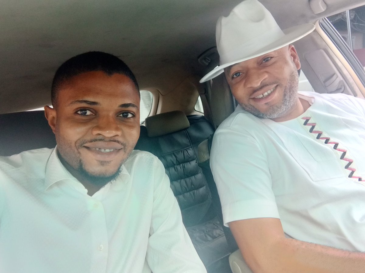 Elie_kabuyi_2pt's tweet photo. Puisses-tu être béni des plus grandes joies de la vie et d’un bonheur sans fin. Après tout, tu es toi-même un cadeau pour la terre, alors tu mérites ce qu’il y a de mieux. Joyeux anniversaire @ChrisMukendi13 ! Wumelaaaa compagnon de lutte ! 🎂🎂🍼🥂🍷🍾🥳🥳🥳✌️ https://t.co/JUzLMW0dpk