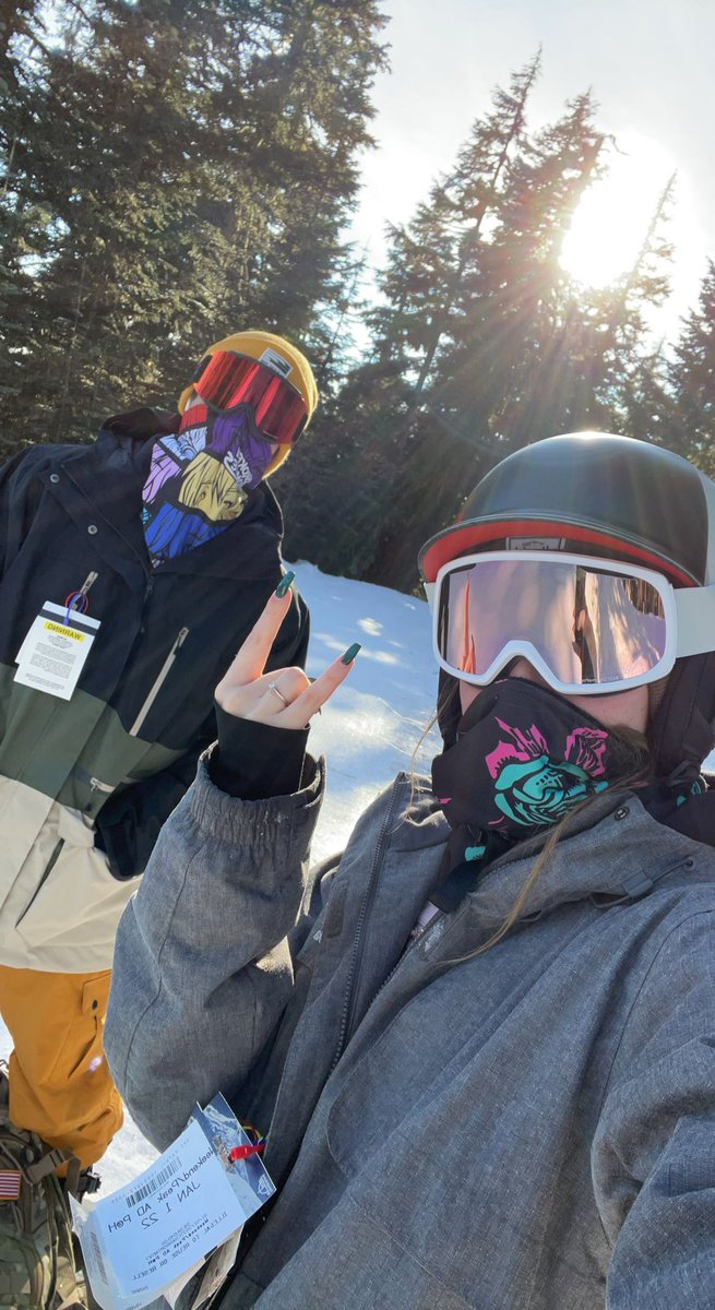 becca_boo2342's tweet photo. “How’d your second day of snowboarding go?”
Me: https://t.co/n72XtPacVS