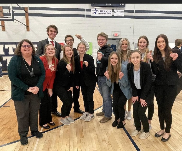 Outstanding job @JB_Eagles Speech students at your first meet of the year! #MUDECAS #schoolofgreatness #medalwinners