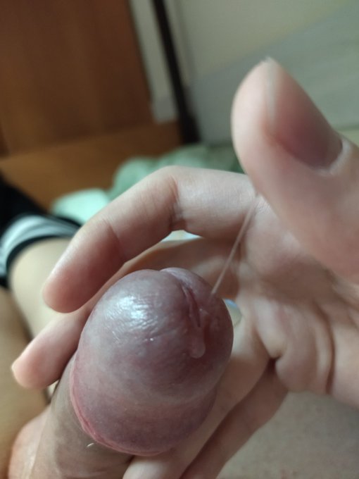 Anyone wanna help here?

#Femboy #Precum #Legs #Socks #Cock https://t.co/QdxPcqTwFo